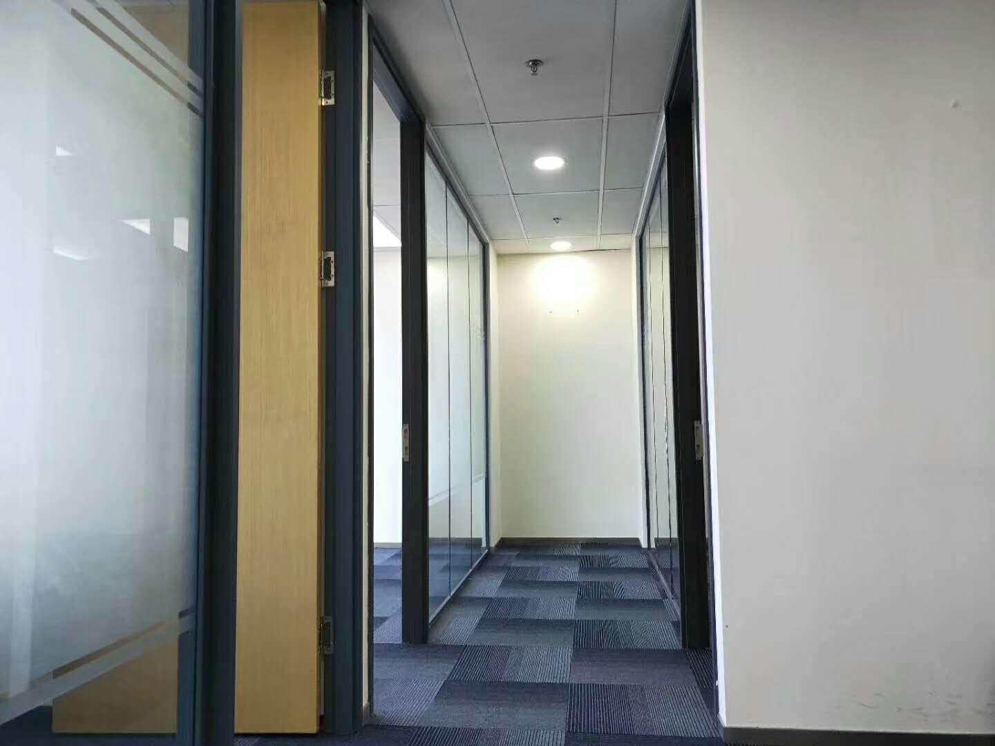 中国红街以及美林大厦大图1