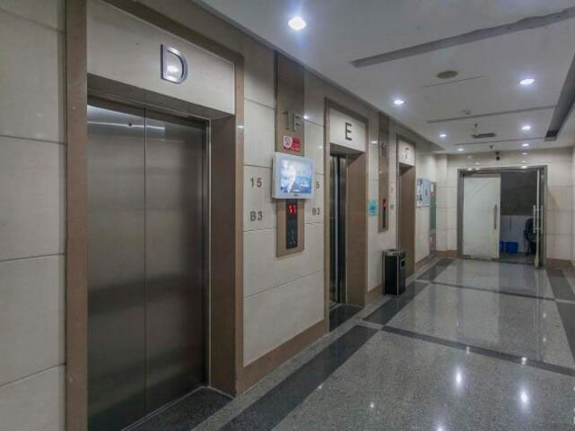 万企控股大厦（观湖国际3号楼写字楼）小图1